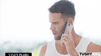 Vystříkaný dírky i obličeje, který mají Parker Ambrose a její kámoška po akci